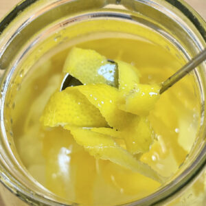 自家製ゆず酒、仕込みから2週間経過!ちょっとだけ味見しちゃう!